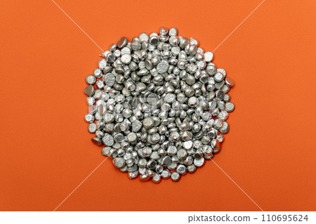 aluminum tart stone 110695624