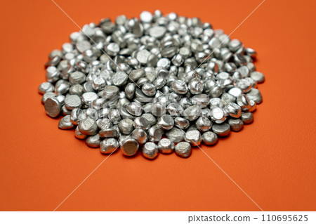 aluminum tart stone aluminum tart stone 110695625