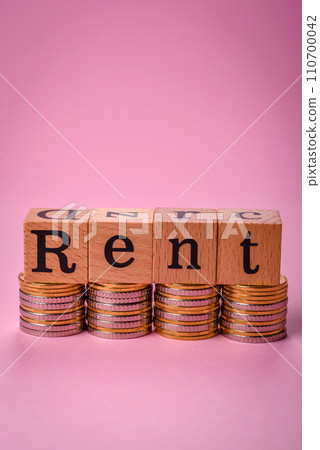 Small wooden house and the inscription for rent. Concept for sale, rental of real estate for a family 110700042