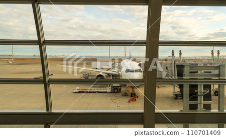 從機場登機口看到的飛機 110701409