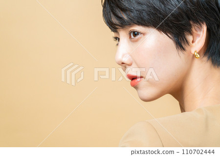 Beauty for women in their 30s. 110702444