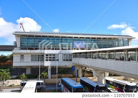 Scenery of Naha Airport Station on the Yui Rail, the gateway to Okinawa, famous as Japan's most advanced station Scenery of Naha Airport Station on the Yui Rail, the gateway to Okinawa, famous as Japan's most advanced station 110707053