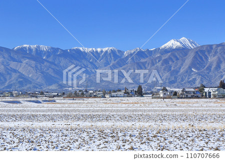 冬天安曇野和北阿爾卑斯山 冬天安曇野和北阿爾卑斯山 110707666