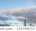 與藍天、雲彩和鋼塔的自然景觀 110708557