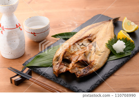 打開鯖魚鯖魚,乾燥過夜 打開鯖魚鯖魚,乾燥過夜 110708990