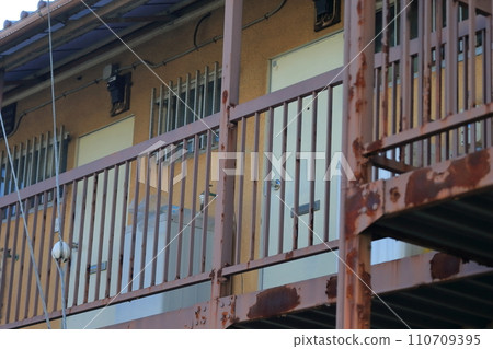 Old apartment image Old apartment image 110709395