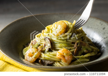 Genovese with shrimp and mushrooms Genovese with shrimp and mushrooms 110711094