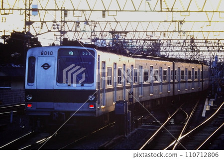 Tokyo Metro, 6000 series 6010F, Yoyogi Uehara, January 27, 1980 110712806