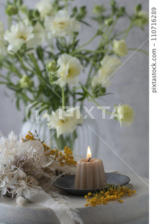 Candle and ranunculus slacks 110716289