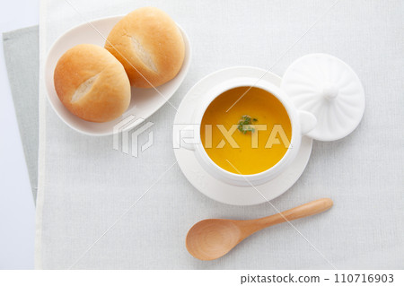 Pumpkin potage soup table Pumpkin potage soup table 110716903