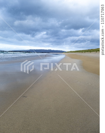 Narin Strand is a beautiful large blue flag beach in Portnoo, County Donegal - Ireland. 110717863