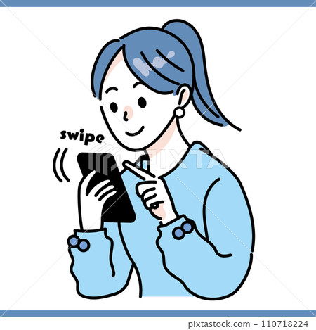 一個女人在智慧型手機上玩遊戲 01 110718224