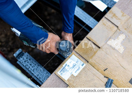 Contractor who constructs wooden decks Contractor who constructs wooden decks 110718580