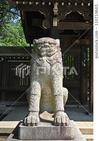 川口市金山町川口散步、川口神社、神門和守護犬 110719683
