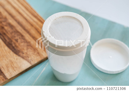 附麵粉篩的儲料器 附麵粉篩的儲料器 110721306