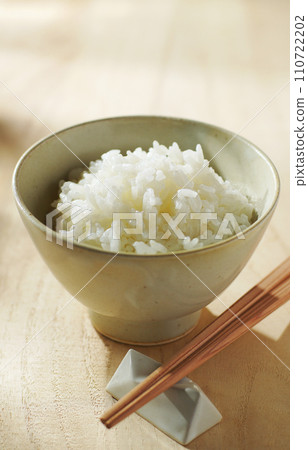 freshly cooked white rice 110722202