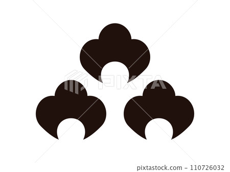 Three flowers of wisteria 110726032