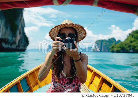 Traveling Happiness: Thai Water Taxi Adventure 110727045