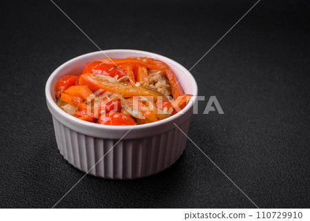 Delicious fresh stew with chicken or turkey with slices of sweet pepper and carrots 110729910