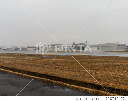 Scenery of Yao Airport with light rain Scenery of Yao Airport with light rain 110730452