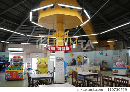 [Yamaguchi Prefecture] Akiyoshidai Nature Zoo Safari Land, Fureai Square 110730759