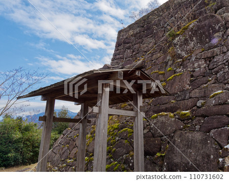 Nationally designated historic site Yamashiro Naegi Castle Ruins Sengokuido 110731602