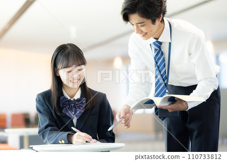 High school students and instructors studying at a cram school, photographed in cooperation with “LINK FOREST” 110733812