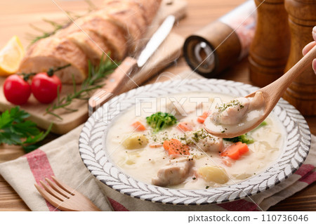 Cream stew with lots of vegetables Cream stew with lots of vegetables 110736046