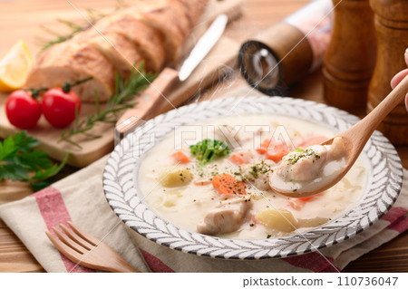 奶油燉菜加大量蔬菜 110736047