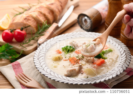 奶油燉菜加大量蔬菜 110736051