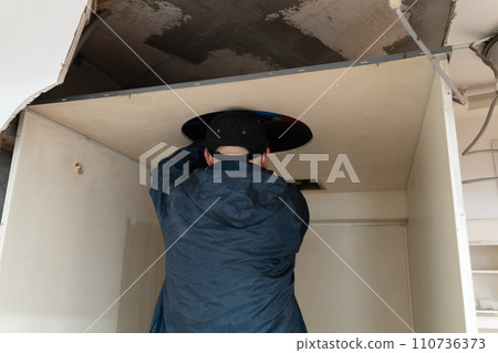 Residential renovation work: Demolition of unit bath ventilation vents Residential renovation work: Demolition of unit bath ventilation vents 110736373
