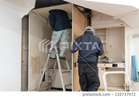 房屋裝修拆除施工現場 110737072