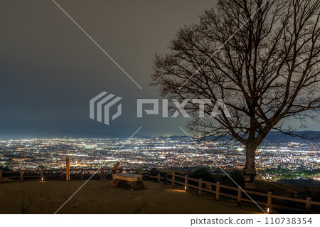 新日本三大夜景－若草山夜景（奈良縣奈良市春日野町）*照片位置在作品評論區 110738354