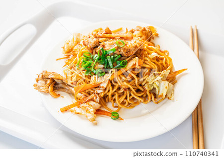 Easy sauce yakisoba Easy sauce yakisoba 110740341