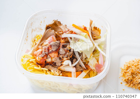 Yakisoba ingredients in a heat-resistant container Yakisoba ingredients in a heat-resistant container 110740347