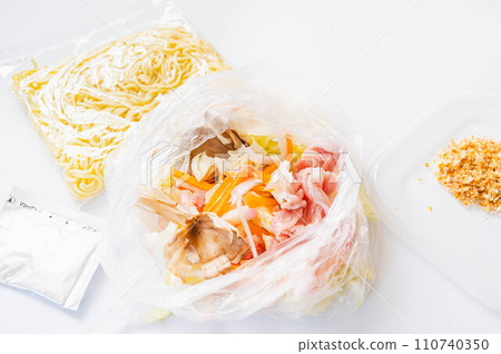 醬汁炒麵的用料 醬汁炒麵的用料 110740350