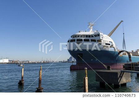 Scenery of a thermal power plant in the Bay Area, Yokohama City, Kanagawa Prefecture 110740673
