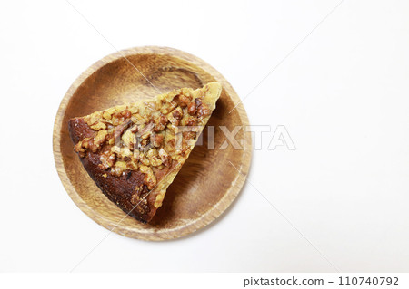 Pound cake with lots of walnuts Pound cake with lots of walnuts 110740792