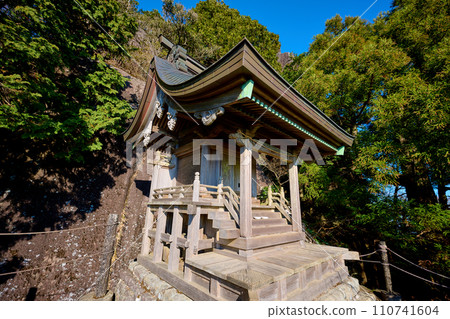 A shrine on the mountain trail of Mt. Tsukuba 110741604