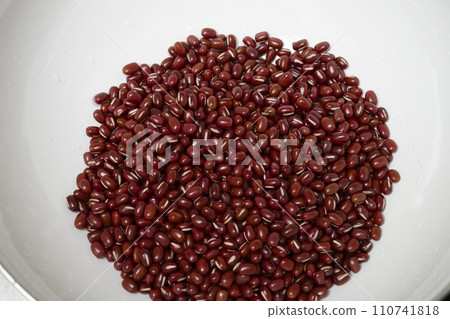 wash the beans wash the beans 110741818