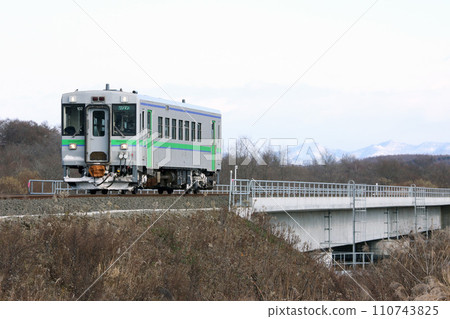 Muroran Main Line Local Train Kiha 150 Muroran Main Line Local Section Between Numanohata and Iwamizawa 110743825
