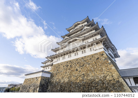 藍天與國寶 姬路城 大天守閣 兵庫縣姬路市 藍天與國寶 姬路城 大天守閣 兵庫縣姬路市 110744052