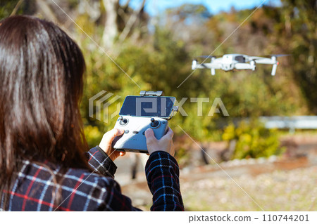 無人機操作實踐 無人機操作實踐 110744201