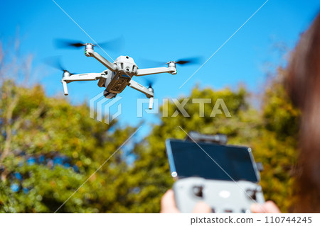 無人機操作實踐 無人機操作實踐 110744245