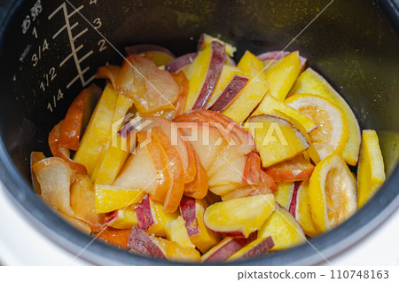 用電鍋製作的蘋果和地瓜蜜餞 110748163