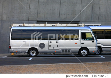 Microbus image Microbus image 110748428