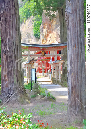 Tohoku, Hiraizumi, World Heritage Site Hiraizumi famous spot Tatsukoku Bishamondo, view from the entrance, Hiraizumi Town, Iwate Prefecture (2) 110749257