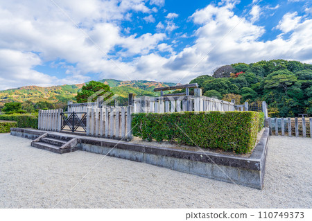 Tenri City, Nara Prefecture, the 10th Emperor Sujin's Mausoleum of Makaoka, Yamabedo 110749373