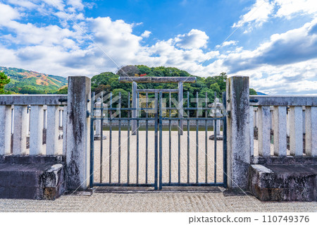 奈良縣天理市、第十代天皇真岡陵、山邊戶 110749376