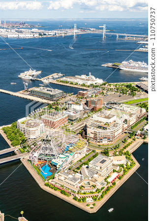 [神奈川縣] 從地標塔看到的橫濱灣地區 110750737